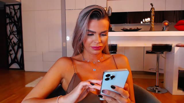 Gallery image thumbnail from D_y_y's myfreecams stream on, 12/03/2022, 05:19 image 6 of 20