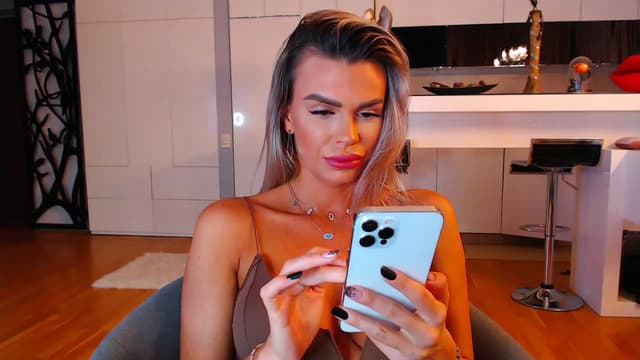 Gallery image thumbnail from D_y_y's myfreecams stream on, 12/03/2022, 05:19 image 16 of 20