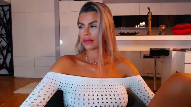 Gallery image thumbnail from D_y_y's myfreecams stream on, 12/04/2022, 23:35 image 16 of 20