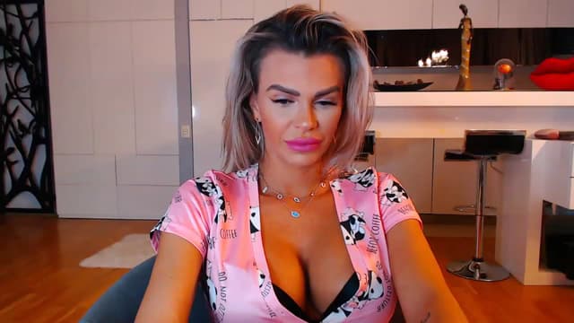 Gallery image thumbnail from D_y_y's myfreecams stream on, 12/08/2022, 04:53 image 4 of 20