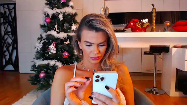 Gallery image thumbnail from D_y_y's myfreecams stream on, 12/15/2022, 04:48 image 18 of 20