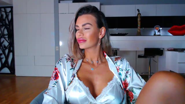 Gallery image thumbnail from D_y_y's myfreecams stream on, 01/05/2023, 02:37 image 17 of 20