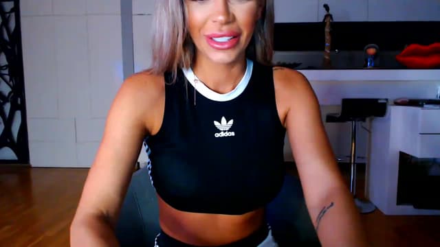 Gallery image thumbnail from D_y_y's myfreecams stream on, 01/14/2023, 04:22 image 7 of 20