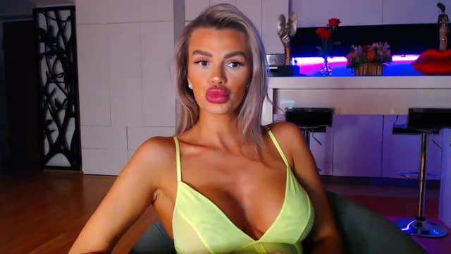 Gallery image thumbnail from D_y_y's myfreecams stream on, 03/12/2023, 19:44 image 6 of 20