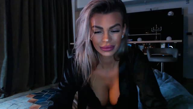 Gallery image thumbnail from D_y_y's myfreecams stream on, 03/30/2023, 04:18 image 5 of 20
