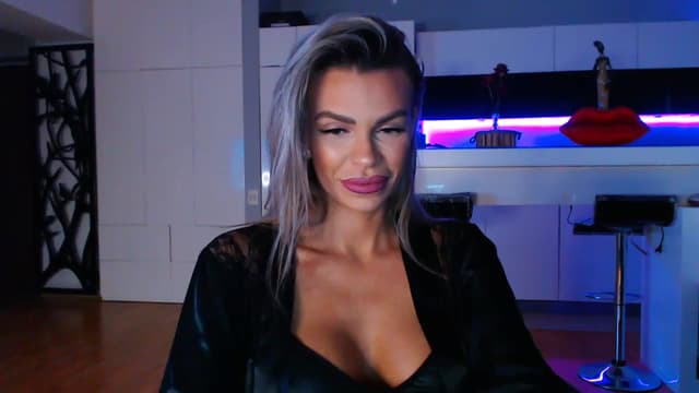 Gallery image thumbnail from D_y_y's myfreecams stream on, 04/01/2023, 04:46 image 13 of 20
