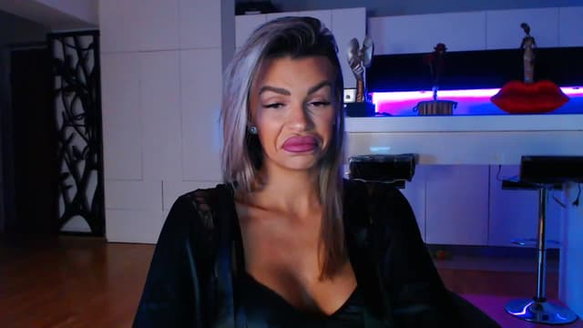 Gallery image thumbnail from D_y_y's myfreecams stream on, 04/01/2023, 04:46 image 6 of 20
