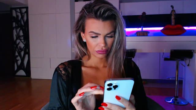 Gallery image thumbnail from D_y_y's myfreecams stream on, 04/01/2023, 04:46 image 9 of 20