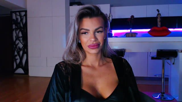 Gallery image thumbnail from D_y_y's myfreecams stream on, 04/01/2023, 04:46 image 15 of 20