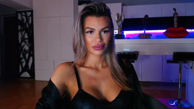 Gallery image thumbnail from D_y_y's myfreecams stream on, 04/01/2023, 04:46 image 3 of 20