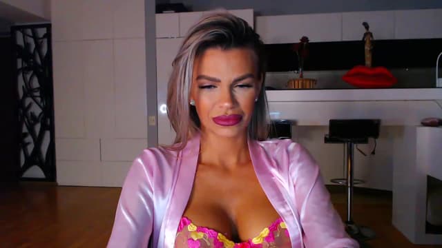 Gallery image thumbnail from D_y_y's myfreecams stream on, 04/04/2023, 04:08 image 11 of 20