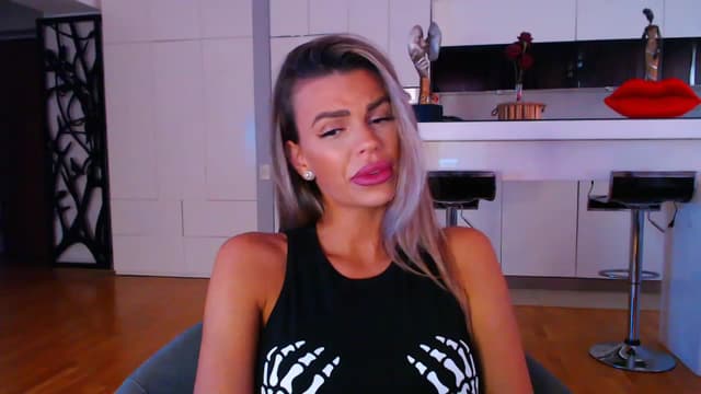 Gallery image thumbnail from D_y_y's myfreecams stream on, 04/14/2023, 04:18 image 19 of 20