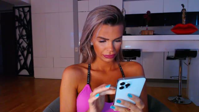 Gallery image thumbnail from D_y_y's myfreecams stream on, 04/18/2023, 04:30 image 8 of 20