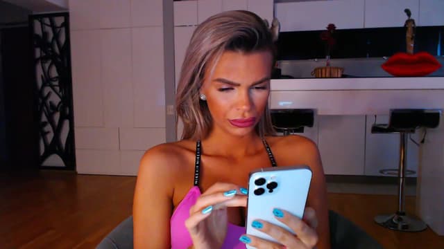 Gallery image thumbnail from D_y_y's myfreecams stream on, 04/18/2023, 04:30 image 7 of 20