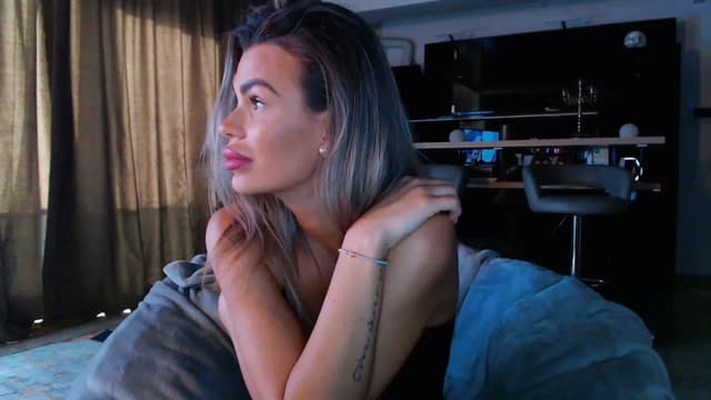 Gallery image thumbnail from D_y_y's myfreecams stream on, 05/03/2023, 04:00 image 14 of 20