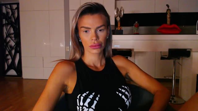 Gallery image thumbnail from D_y_y's myfreecams stream on, 10/06/2023, 03:18 image 4 of 20