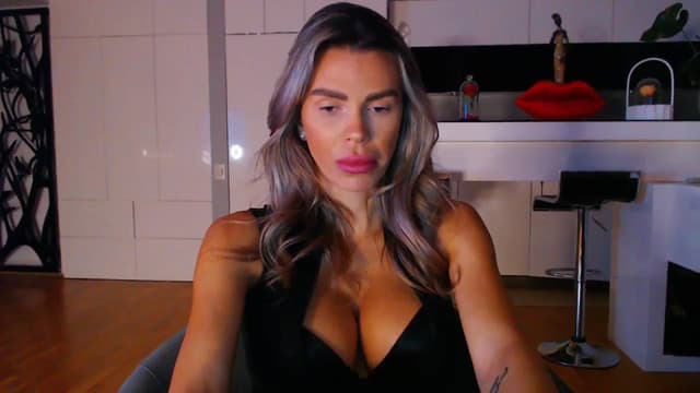 Gallery image thumbnail from D_y_y's myfreecams stream on, 10/15/2023, 05:45 image 10 of 20