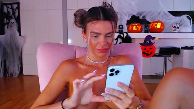 Gallery image thumbnail from D_y_y's myfreecams stream on, 10/28/2023, 05:53 image 18 of 20