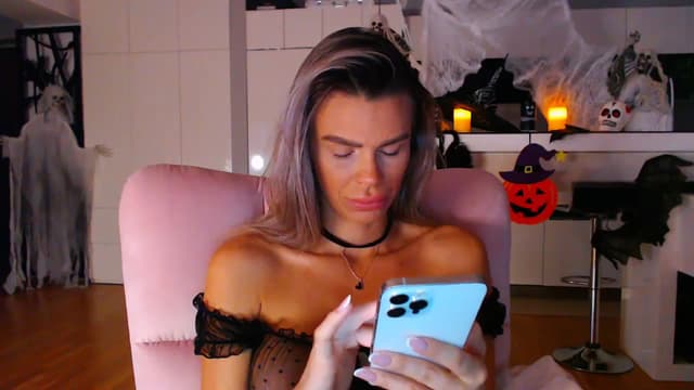Gallery image thumbnail from D_y_y's myfreecams stream on, 10/31/2023, 04:57 image 18 of 20
