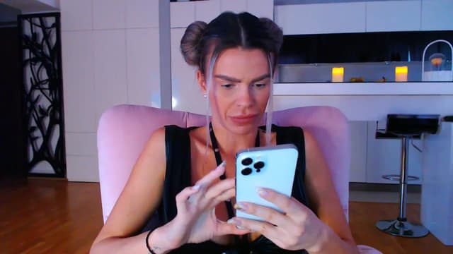 Gallery image thumbnail from D_y_y's myfreecams stream on, 11/21/2023, 06:07 image 19 of 20