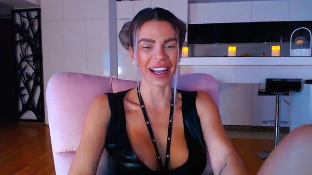 Gallery image thumbnail from D_y_y's myfreecams stream on, 11/21/2023, 06:07 image 15 of 20