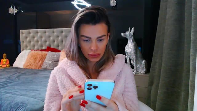 Gallery image thumbnail from D_y_y's myfreecams stream on, 12/01/2023, 06:25 image 14 of 20
