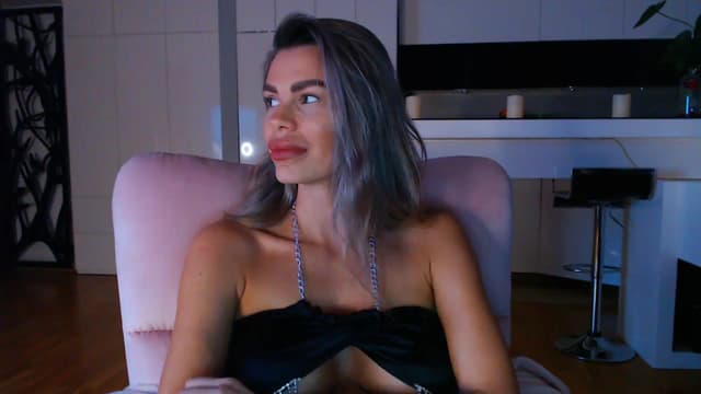 Gallery image thumbnail from D_y_y's myfreecams stream on, 01/11/2024, 05:49 image 18 of 20