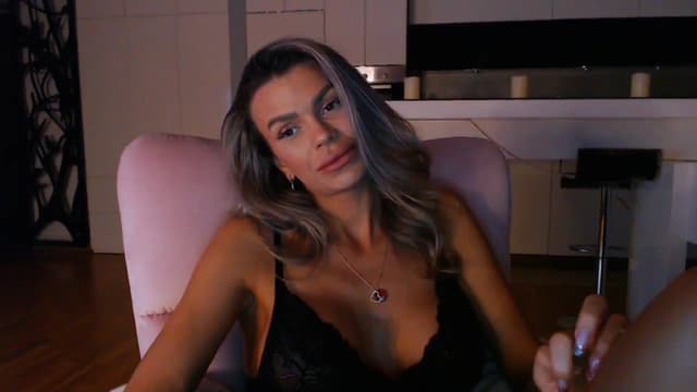 Gallery image thumbnail from D_y_y's myfreecams stream on, 04/16/2024, 18:29 image 15 of 20