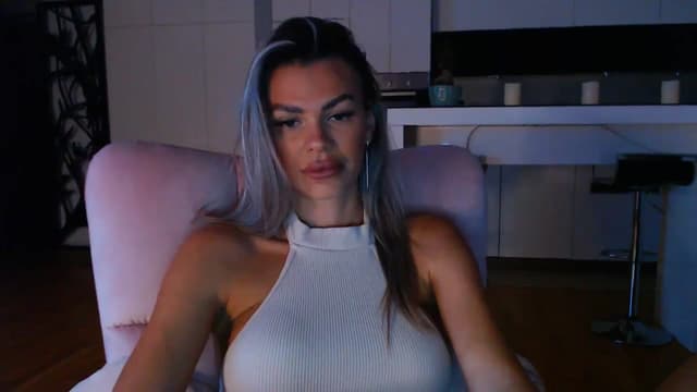 Gallery image thumbnail from D_y_y's myfreecams stream on, 09/20/2024, 04:27 image 16 of 20