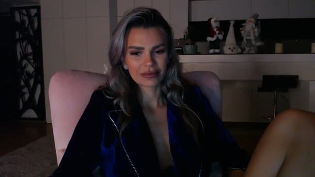 Gallery image thumbnail from D_y_y's myfreecams stream on, 12/06/2024, 05:49 image 7 of 20
