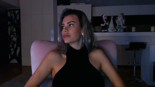 Gallery image thumbnail from D_y_y's myfreecams stream on, 12/10/2024, 05:48 image 14 of 20