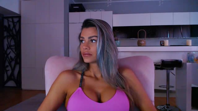 Gallery image thumbnail from D_y_y's myfreecams stream on, 04/13/2025, 04:33 image 18 of 20