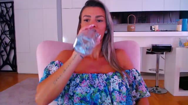 Gallery image thumbnail from D_y_y's myfreecams stream on, 05/14/2025, 04:39 image 3 of 20