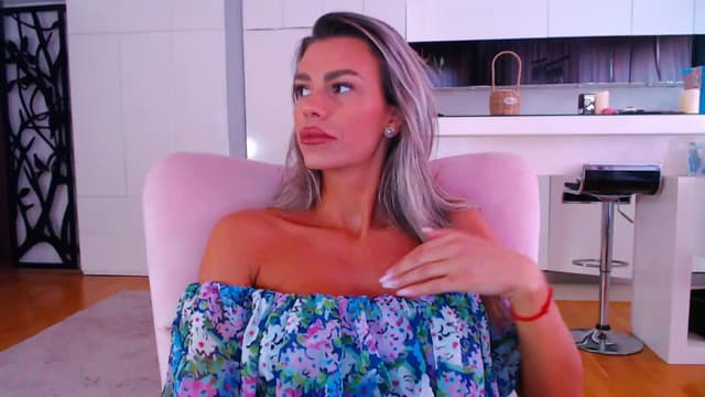 Gallery image thumbnail from D_y_y's myfreecams stream on, 05/14/2025, 04:39 image 16 of 20