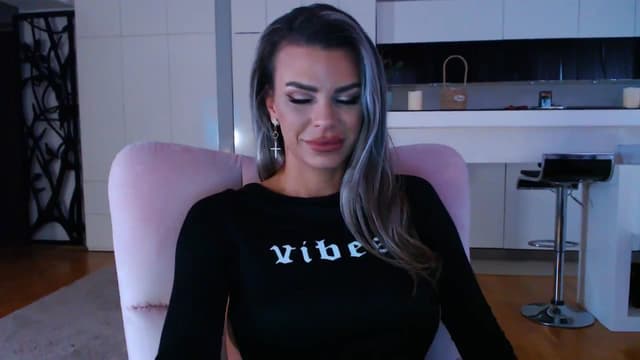 Gallery image thumbnail from D_y_y's myfreecams stream on, 05/26/2025, 05:15 image 16 of 20