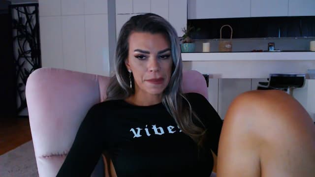 Gallery image thumbnail from D_y_y's myfreecams stream on, 05/26/2025, 05:15 image 8 of 20