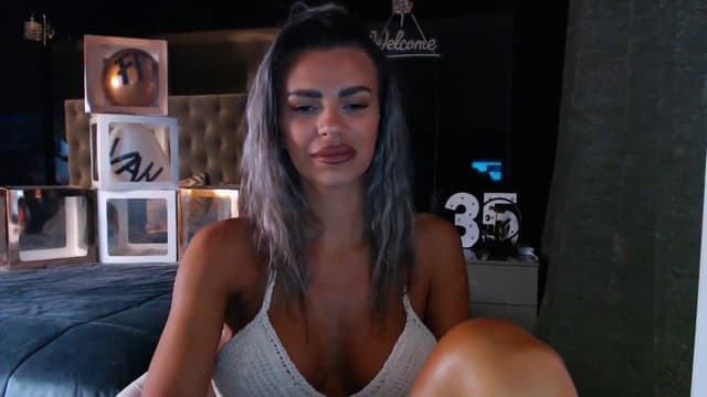 Gallery image thumbnail from D_y_y's myfreecams stream on, 07/13/2025, 04:38 image 6 of 20