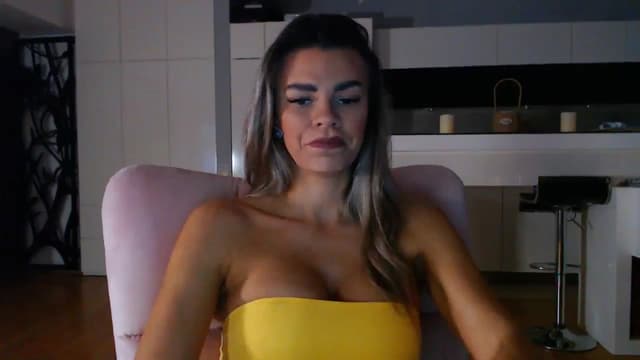 Gallery image thumbnail from D_y_y's myfreecams stream on, 10/14/2025, 04:41 image 11 of 20