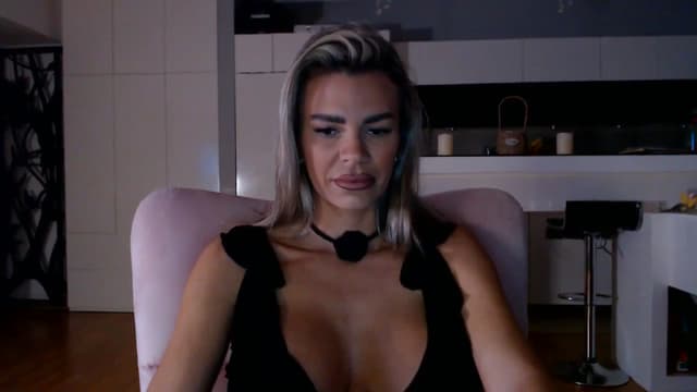 Gallery image thumbnail from D_y_y's myfreecams stream on, 10/30/2025, 04:42 image 14 of 20