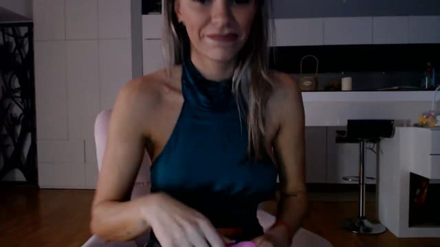 Gallery image thumbnail from D_y_y's myfreecams stream on, 11/07/2025, 06:00 image 14 of 20