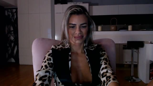 Gallery image thumbnail from D_y_y's myfreecams stream on, 11/08/2025, 05:48 image 13 of 20