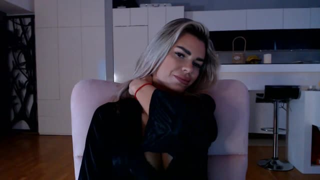 Gallery image thumbnail from D_y_y's myfreecams stream on, 11/13/2025, 05:54 image 17 of 20
