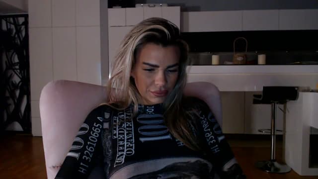 Gallery image thumbnail from D_y_y's myfreecams stream on, 11/19/2025, 05:42 image 16 of 20