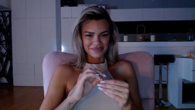 Gallery image thumbnail from D_y_y's myfreecams stream on, 12/02/2025, 06:05 image 8 of 20