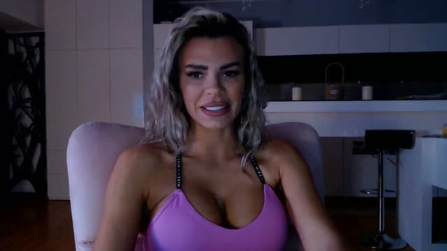 Gallery image thumbnail from D_y_y's myfreecams stream on, 12/06/2025, 05:39 image 6 of 20