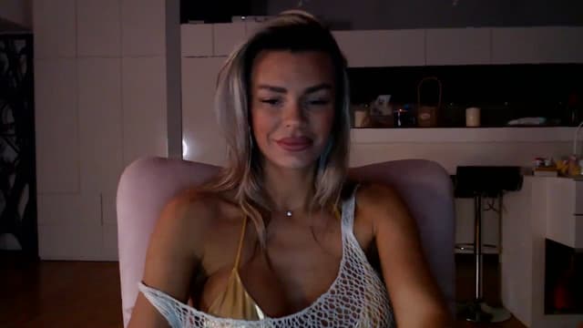 Gallery image thumbnail from D_y_y's myfreecams stream on, 01/14/2026, 06:14 image 15 of 20