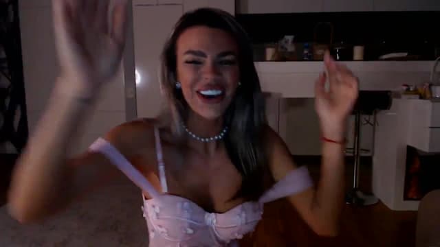 Gallery image thumbnail from D_y_y's myfreecams stream on, 01/24/2026, 06:25 image 9 of 20