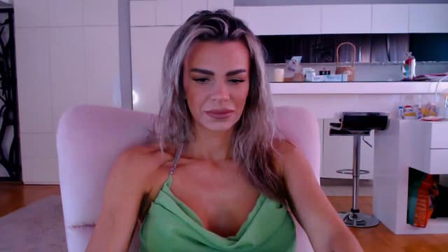 Gallery image thumbnail from D_y_y's myfreecams stream on, 04/09/2026, 05:00 image 10 of 20