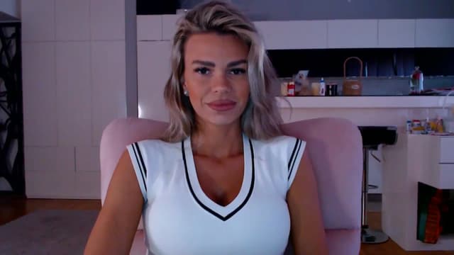 Gallery image thumbnail from D_y_y's myfreecams stream on, 04/14/2026, 05:34 image 3 of 20