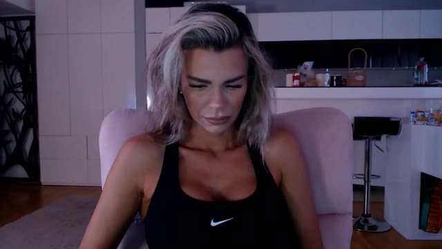 Gallery image thumbnail from D_y_y's myfreecams stream on, 04/16/2026, 05:11 image 1 of 20